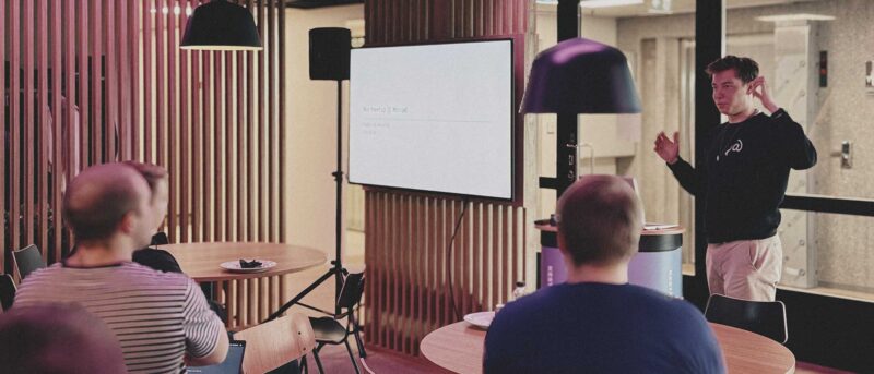 Nix Meetup Finland kokosi avoimen lähdekoodin kehittäjiä Monadille